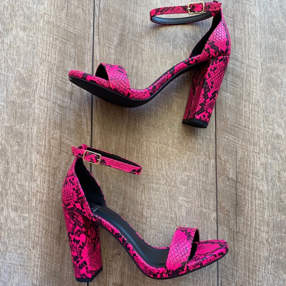 6 Delicious Neon Pink Animal Print Strappy Heels 6 - Picture 7 of 7